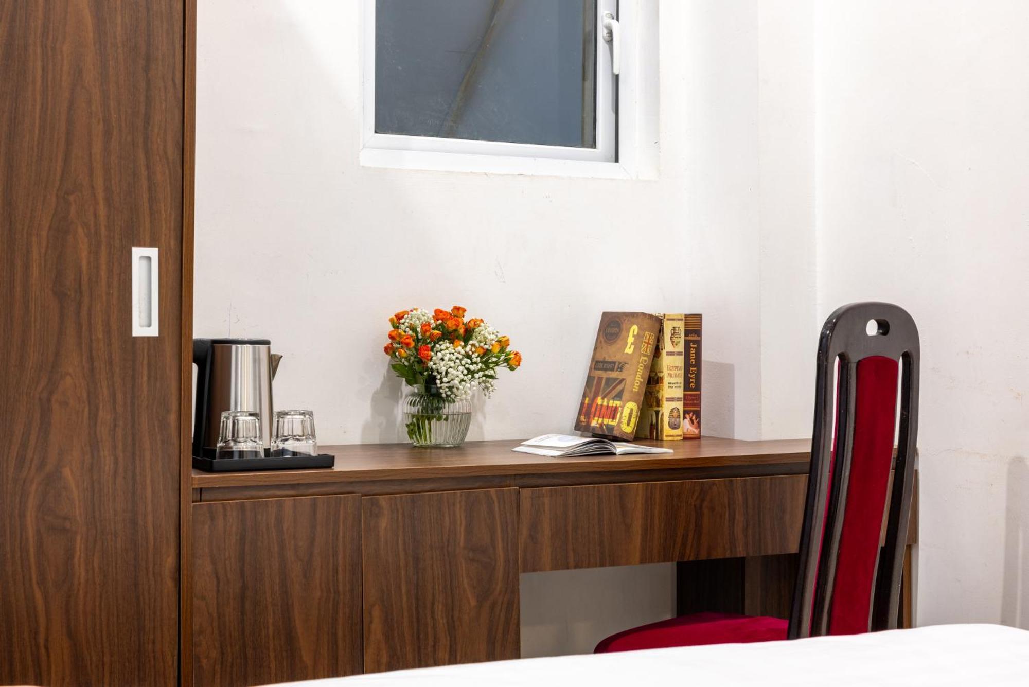 Hanoi Capital House & Travel Bagian luar foto