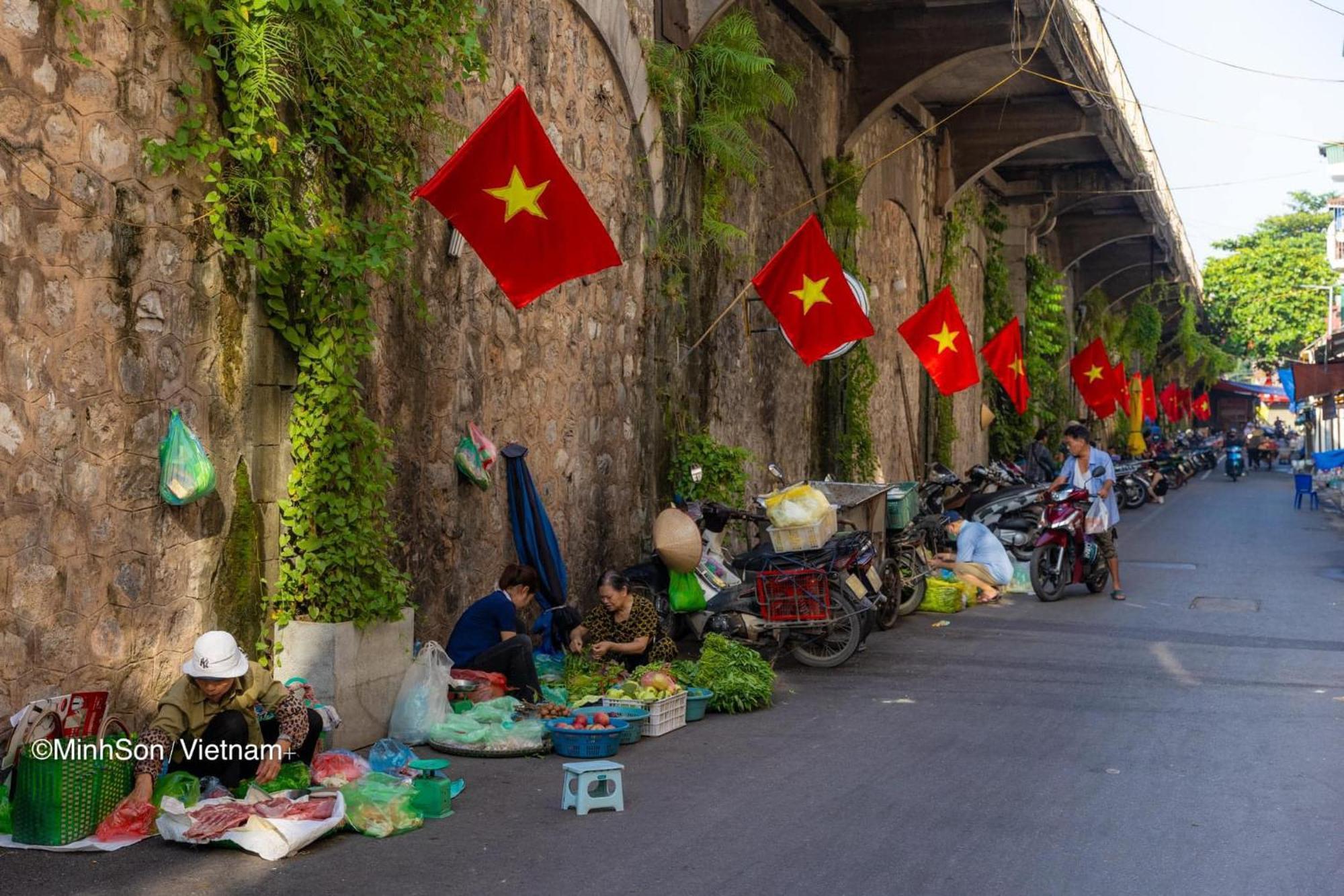 Hanoi Capital House & Travel Bagian luar foto